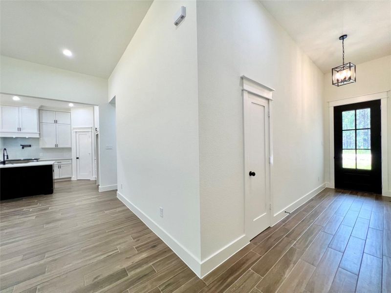 Spacious, unfurnished interior of a new home in , Dayton (Image 18).