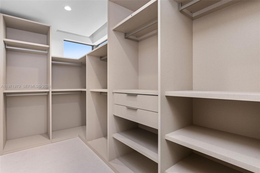 Image 77 of a home in .