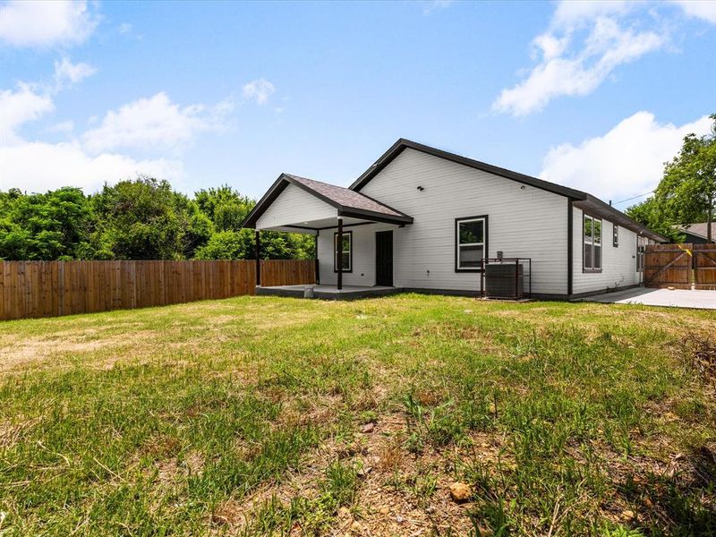 Exterior details and patio area of a home in , Fort Worth (Image 26). Exterior details and patio area of a home in , Fort Worth (Image 26).