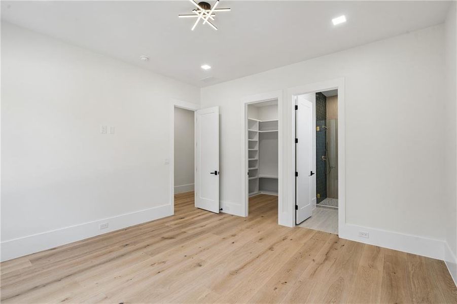 Spacious, unfurnished interior of a new home in , Auburn (Image 24).