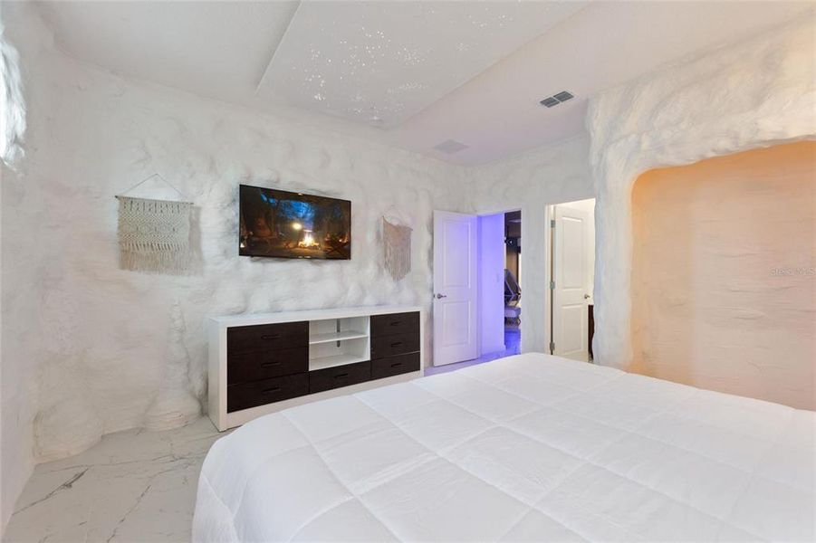 Furnished interior view inside a new home in , Kissimmee (Image 43).