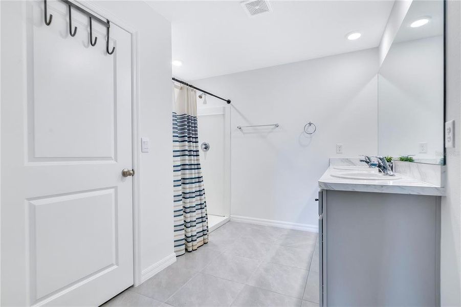 Furnished interior view inside a new home in North Park Isle, Plant City (Image 14).