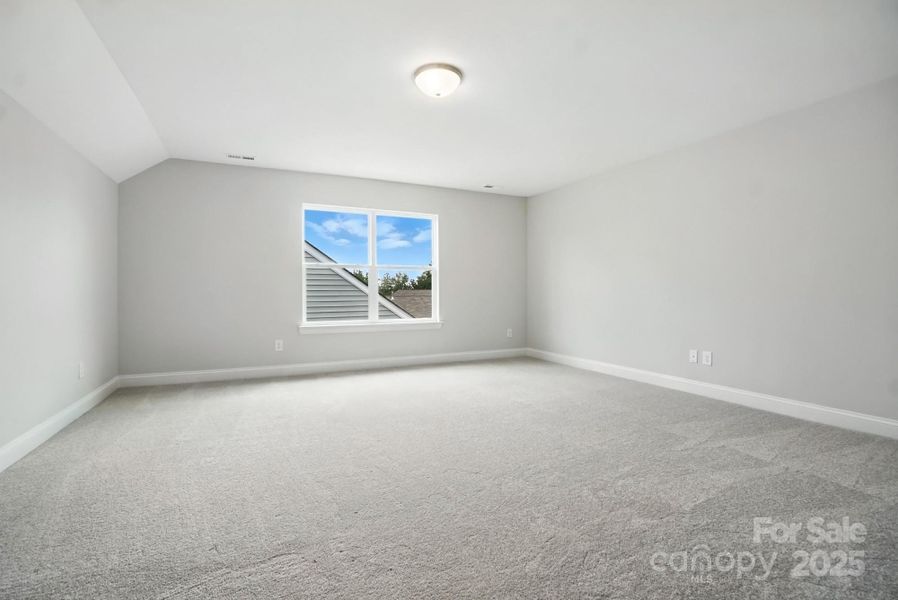 Spacious, unfurnished interior of a new home in Hampton Woods, Charlotte (Image 33).