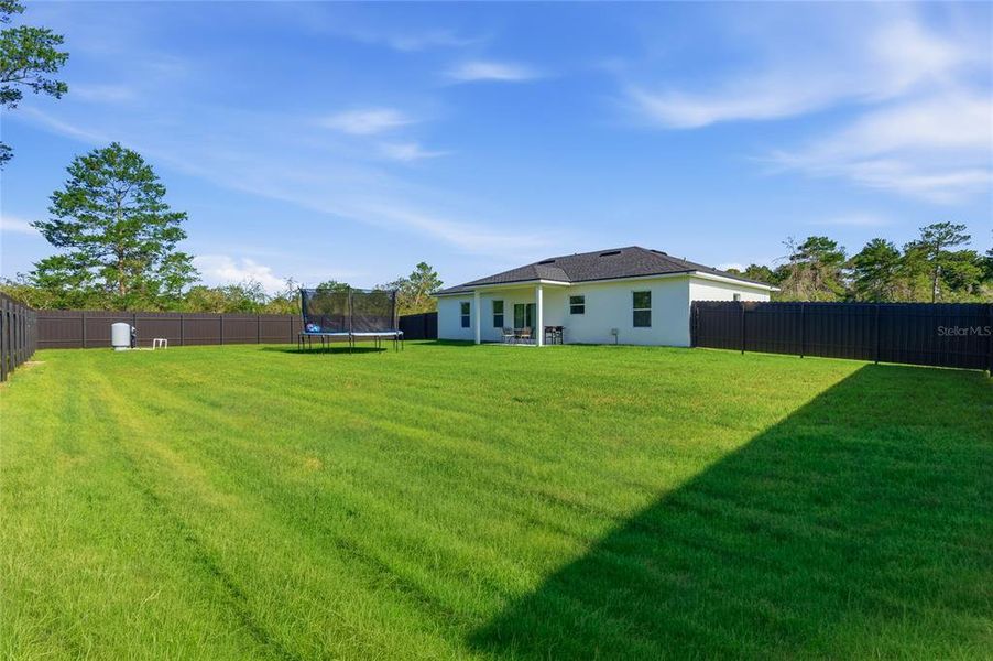 Exterior details and patio area of a home in , Ocklawaha (Image 4).