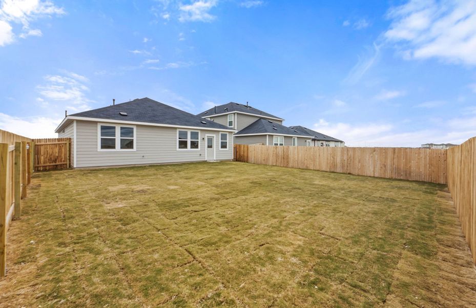 Exterior details and patio area of a home in Alto, San Marcos (Image 21).