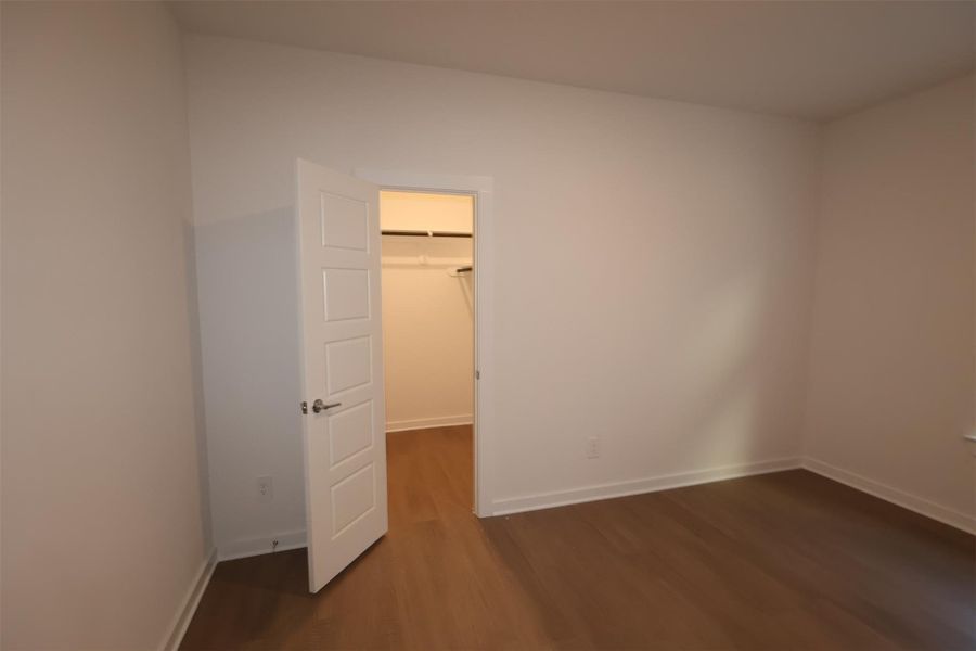 Spacious, unfurnished interior of a new home in Sorella, Tomball (Image 8).