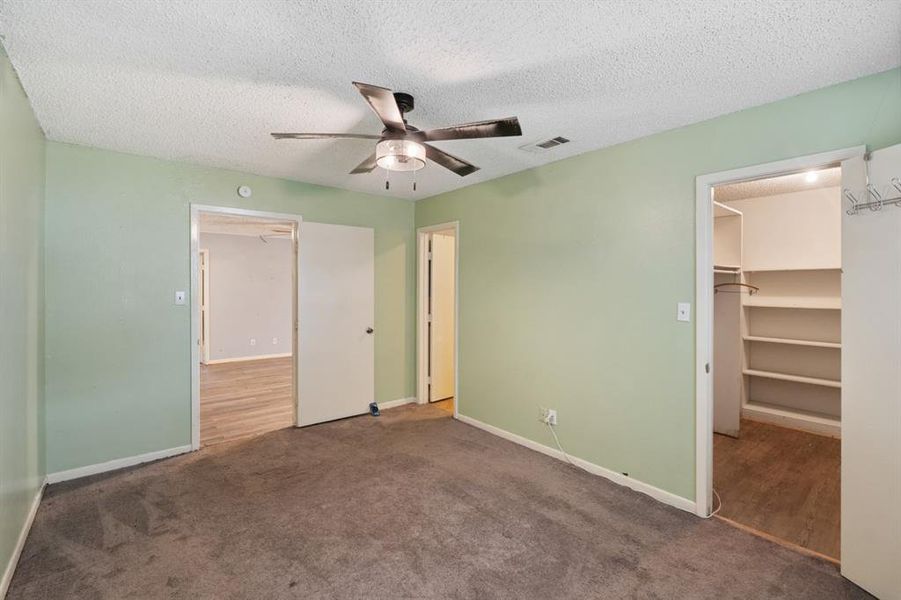 Spacious, unfurnished interior of a new home in , Gun Barrel City (Image 9).
