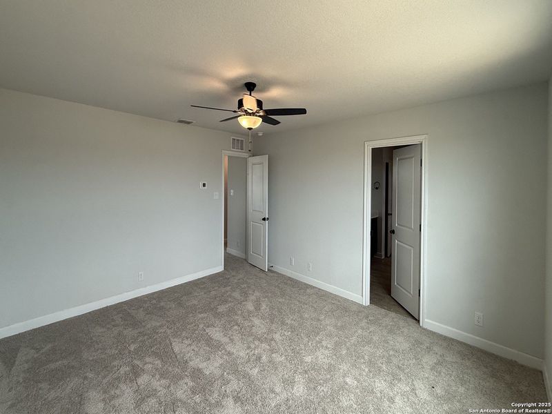 Spacious, unfurnished interior of a new home in Enclave at Hennersby Hollow 50's, San Antonio (Image 26). Spacious, unfurnished interior of a new home in Enclave at Hennersby Hollow 50's, San Antonio (Image 26).