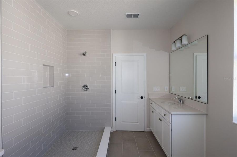 Image 23 of a home in Center Lake on the Park.