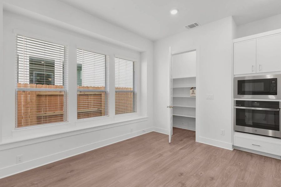Spacious, unfurnished interior of a new home in Nolina, Georgetown (Image 22).