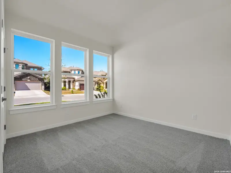 Spacious, unfurnished interior of a new home in Comanche Ridge, San Antonio (Image 19).