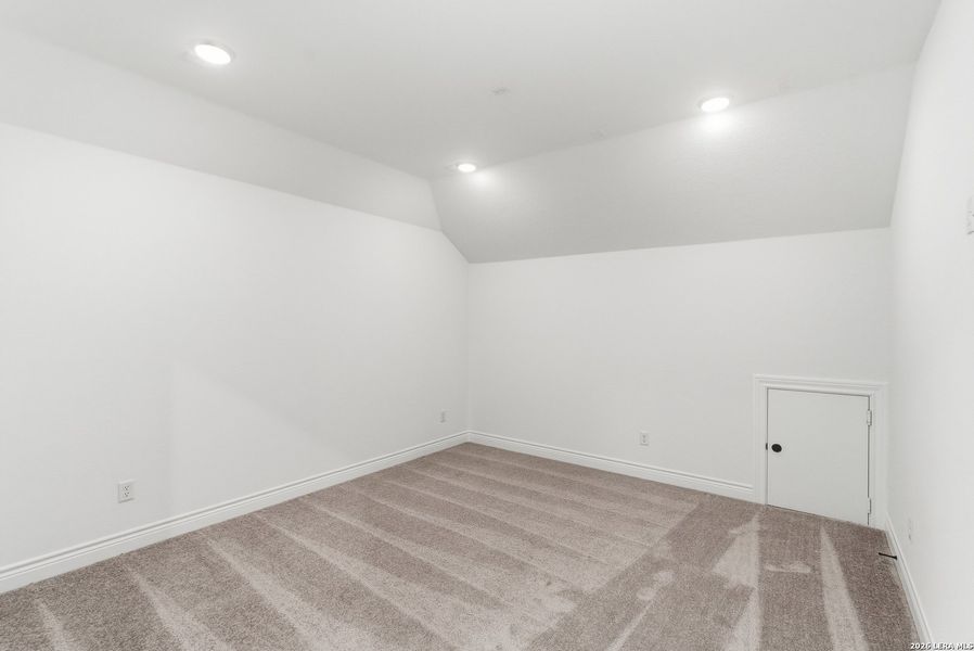 Spacious, unfurnished interior of a new home in Corley Farms, Boerne (Image 29). Spacious, unfurnished interior of a new home in Corley Farms, Boerne (Image 29).