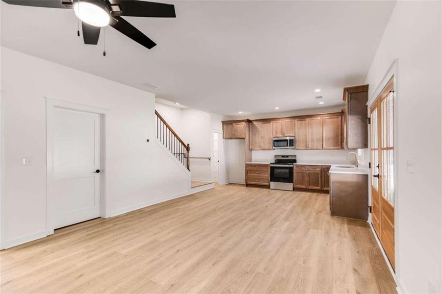 Spacious, unfurnished interior of a new home in , Waco (Image 12).