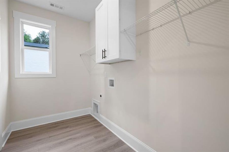 Spacious, unfurnished interior of a new home in , Dallas (Image 29).