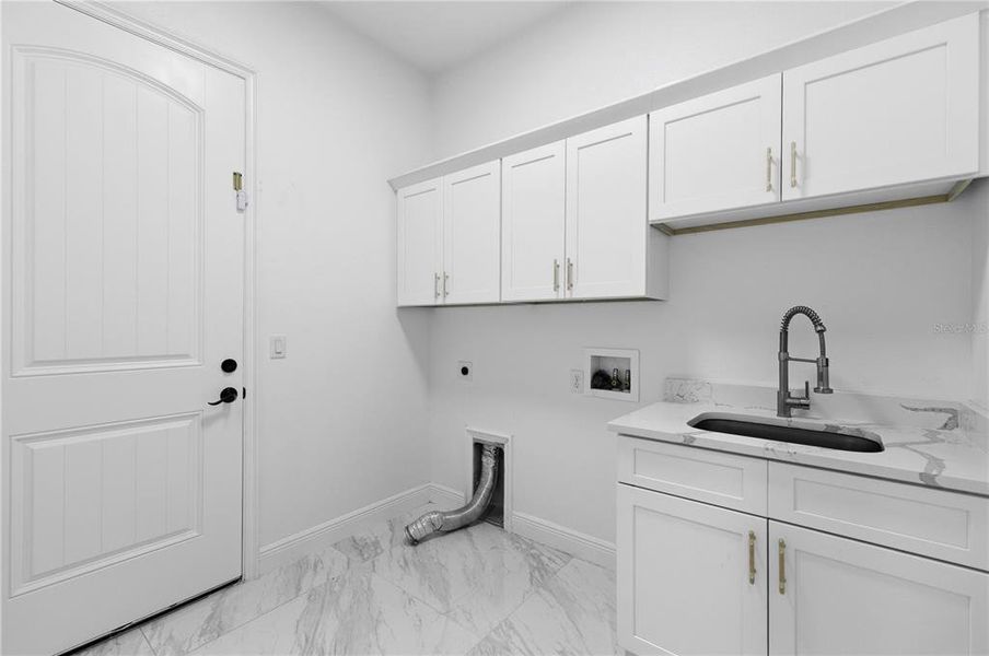 Furnished interior view inside a new home in , Ocala (Image 14).