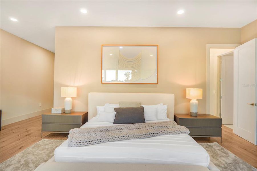 Furnished interior view inside a new home in , Windermere (Image 50).