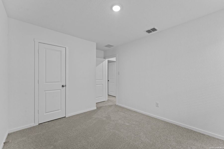 Spacious, unfurnished interior of a new home in Espada, San Antonio (Image 21).