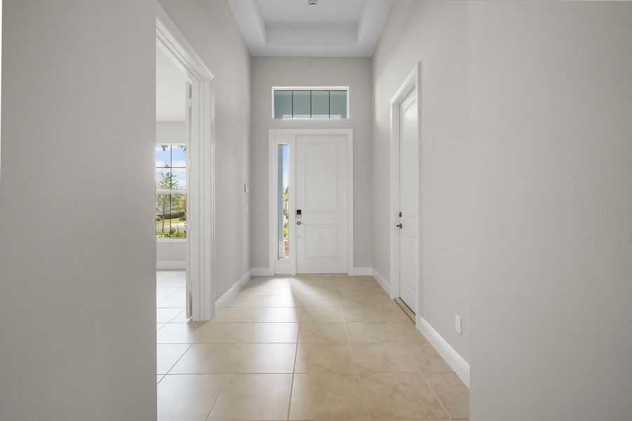 Foyer | 12507 SW Sunrise Lake Terrace