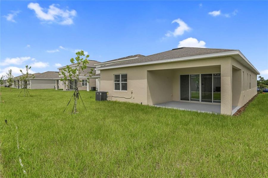 Exterior details and patio area of a home in , Winter Haven (Image 17).