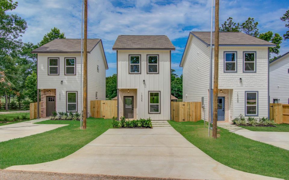 Long driveway. Long driveway.