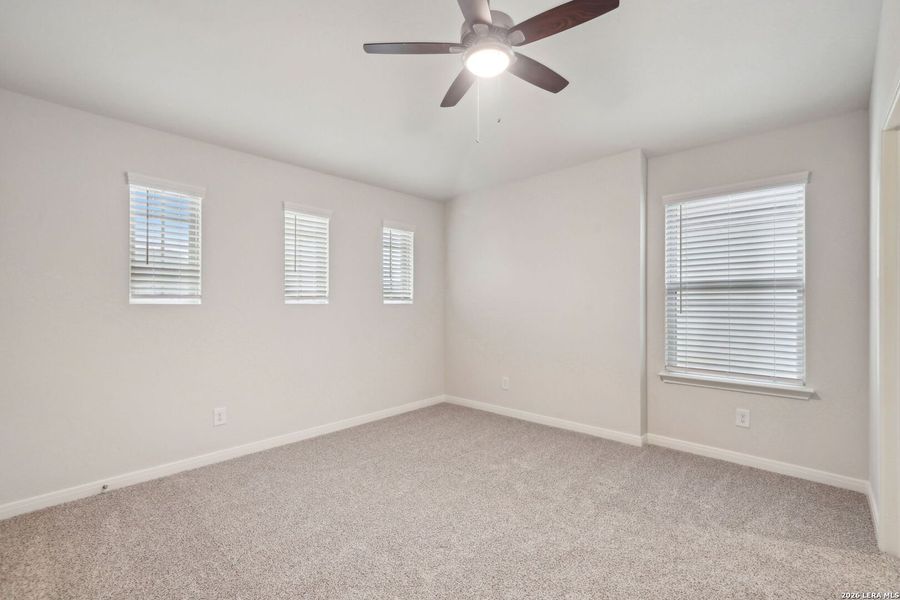 Spacious, unfurnished interior of a new home in Estancia Ranch - Classic Series, San Antonio (Image 28).