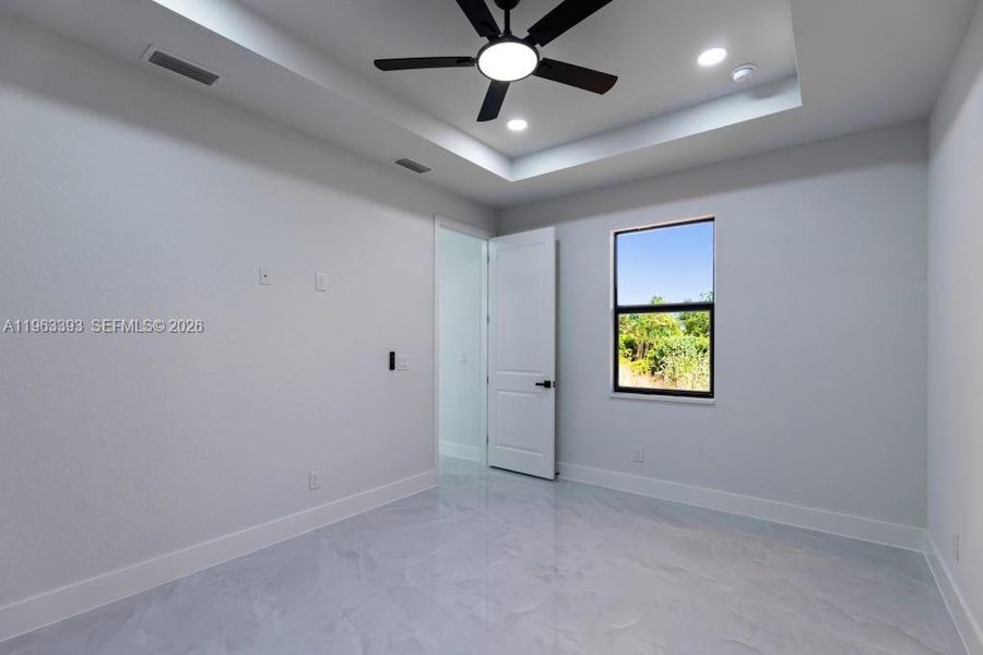 Spacious, unfurnished interior of a new home in , Lehigh Acres (Image 32).