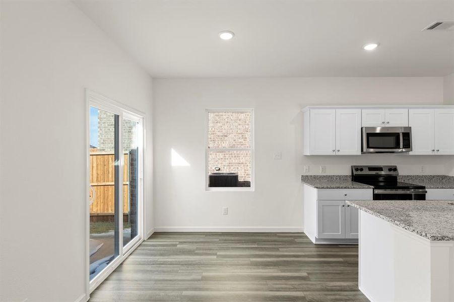 13. 3216 Dillonwood - Dining