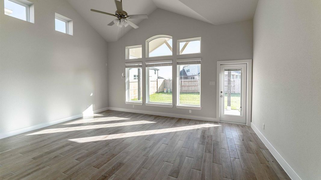 Spacious, unfurnished interior of a new home in Sunterra, Katy (Image 13).