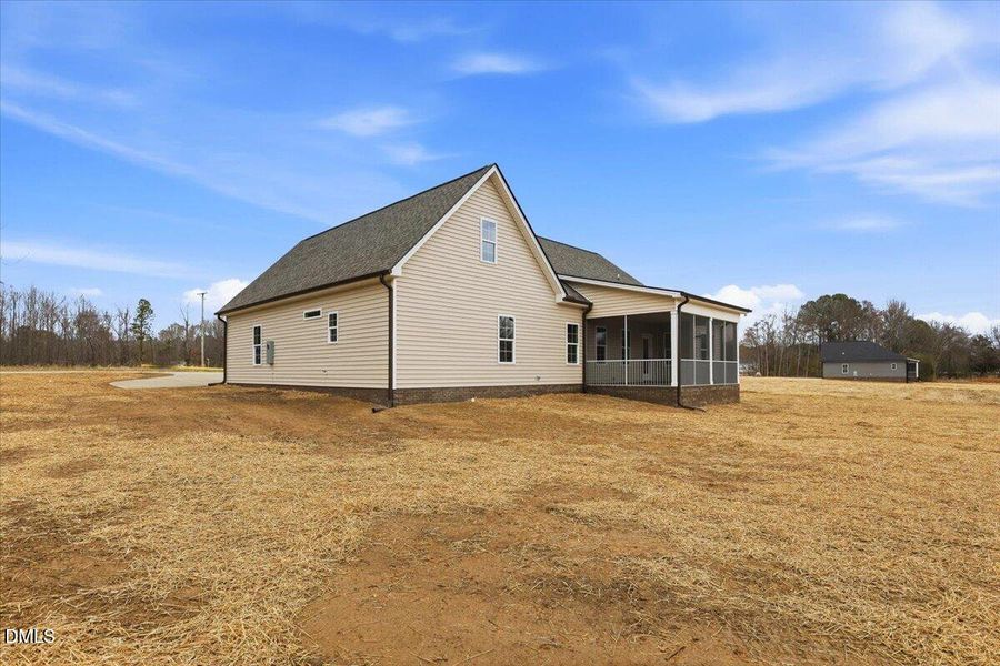04-7379 Hill Rd-4