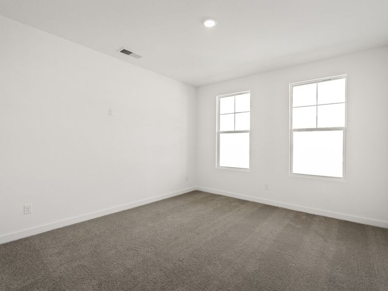 Spacious, unfurnished interior of a new home in Calista Farms, White House (Image 25).