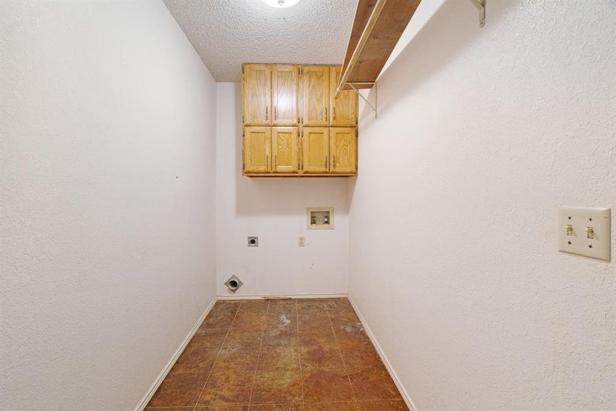 Spacious, unfurnished interior of a new home in , Paris (Image 21). Spacious, unfurnished interior of a new home in , Paris (Image 21).