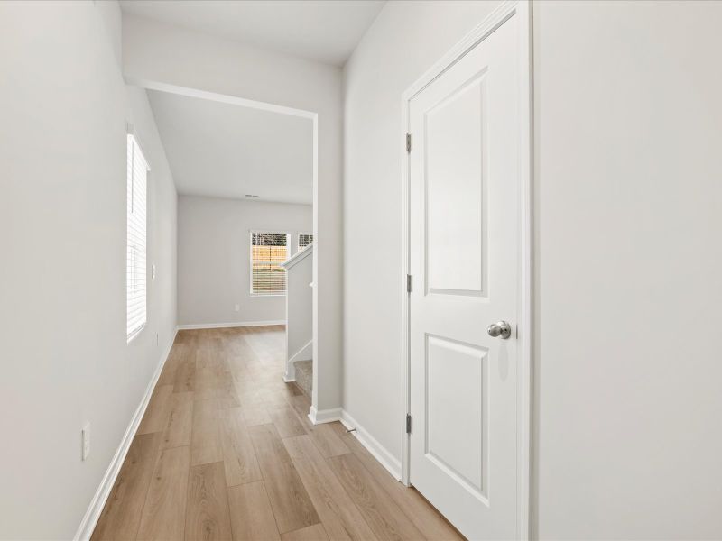 Spacious, unfurnished interior of a new home in Brayfield Manor - Heritage Collection, Wellford (Image 10).