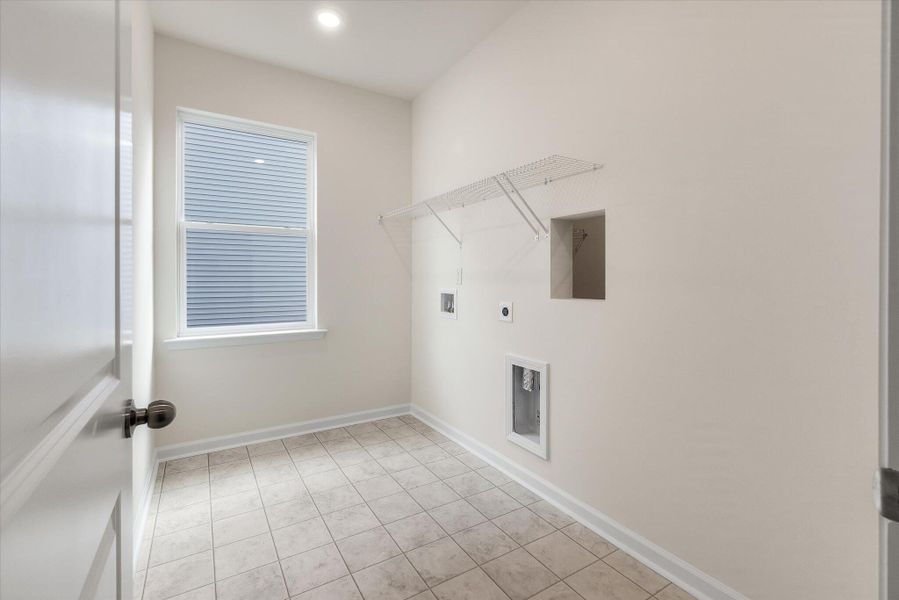 Spacious, unfurnished interior of a new home in Oakley Pointe, Moncks Corner (Image 14).