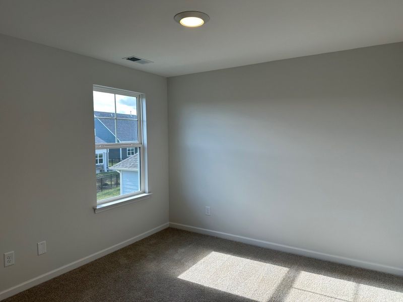 Spacious, unfurnished interior of a new home in Cumberland Estates, Fairview (Image 9).