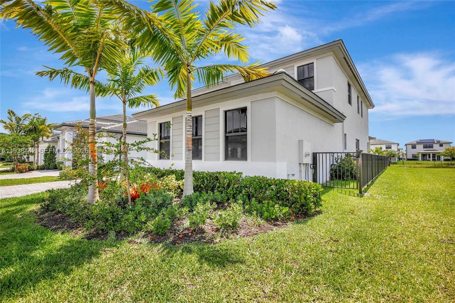 Exterior details and patio area of a home in , Miramar (Image 24).