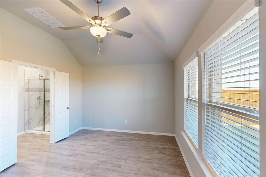 Spacious, unfurnished interior of a new home in Meadow Park, Ponder (Image 22).