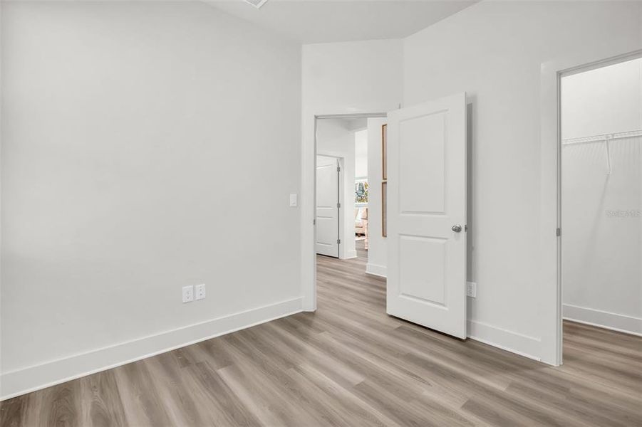 Spacious, unfurnished interior of a new home in , Hudson (Image 22).