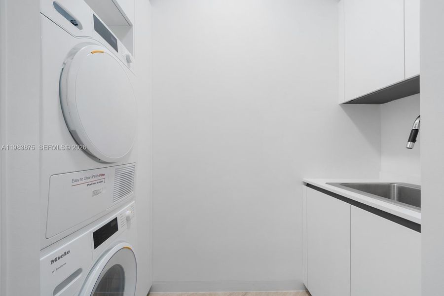 Image 43 of a home in .