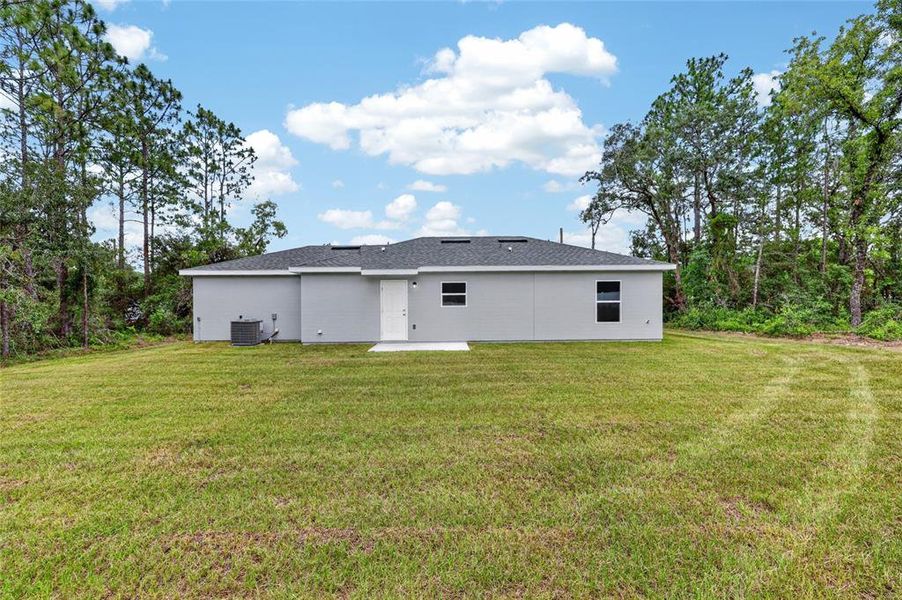 Exterior details and patio area of a home in , Ocala (Image 20).