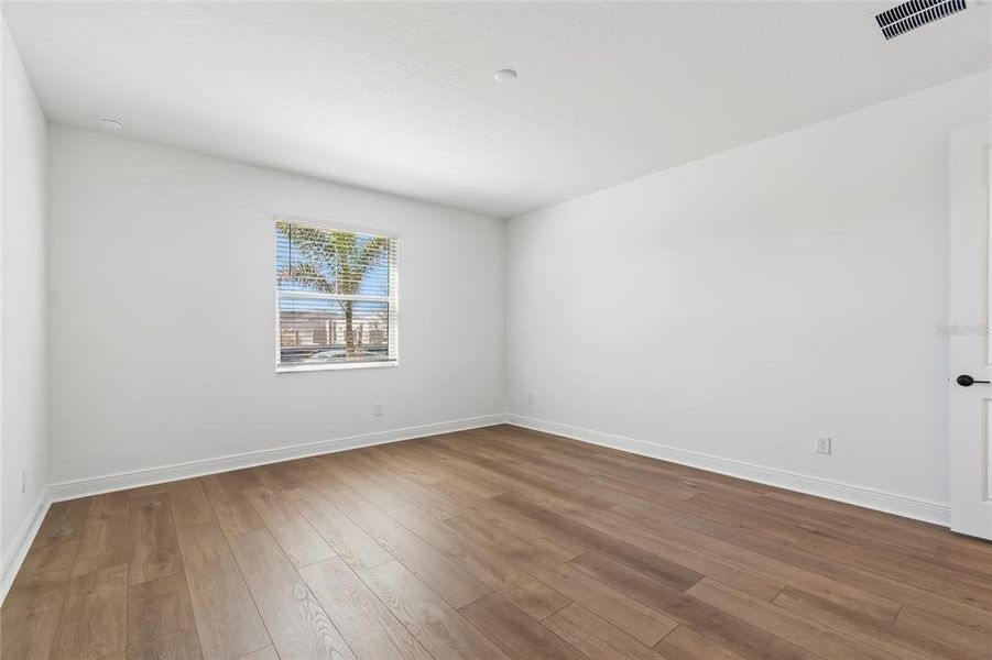 Spacious, unfurnished interior of a new home in SeaFlower, Bradenton (Image 30).
