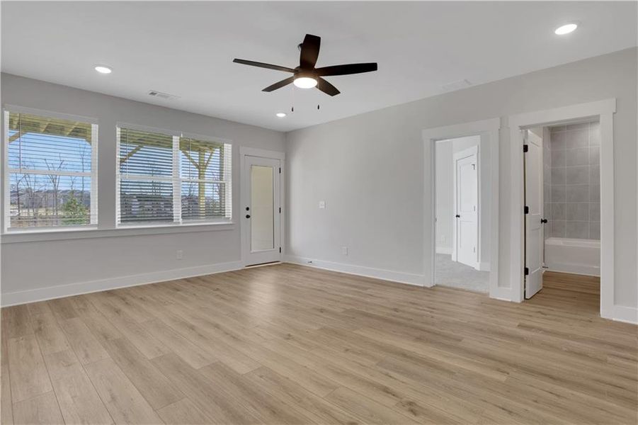 Spacious, unfurnished interior of a new home in Twin Lakes, Hoschton (Image 38).