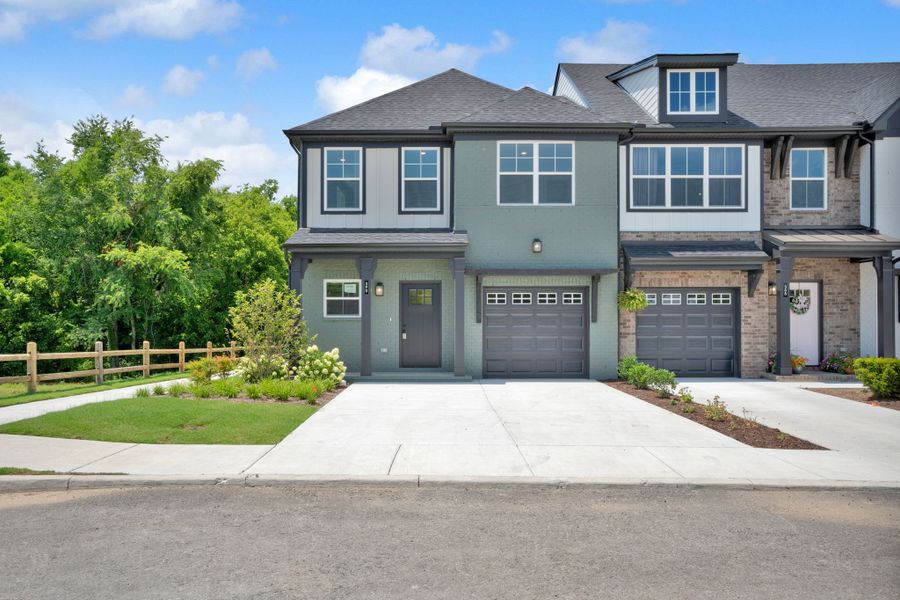 Photo of a similar plan - the Charleston. Design selections and features may vary.