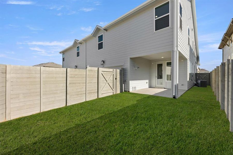 1505 Laurel-Back-2 1505 Laurel-Back-2