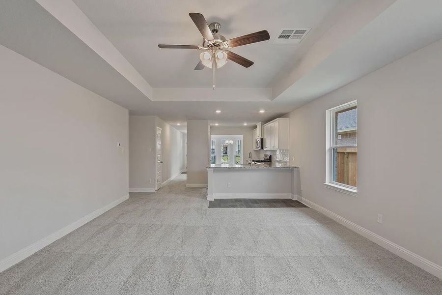 Spacious, unfurnished interior of a new home in Grand Oaks Reserve, Cleveland (Image 16).