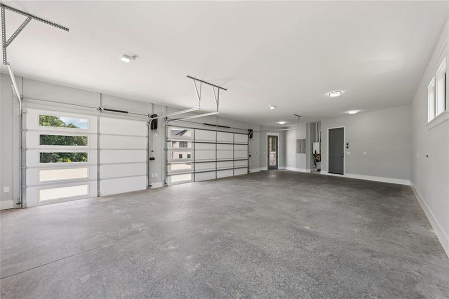 Spacious, unfurnished interior of a new home in , Braselton (Image 94). Spacious, unfurnished interior of a new home in , Braselton (Image 94).