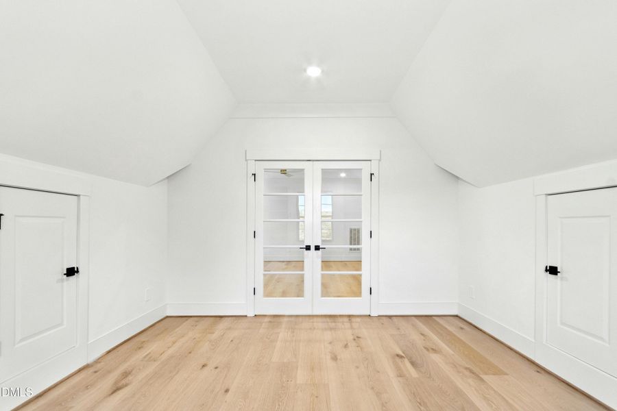 044-487784-IMG_8592 044-487784-IMG_8592