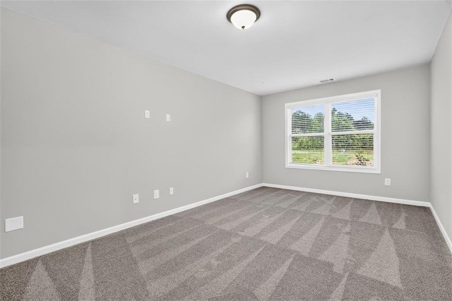 Spacious, unfurnished interior of a new home in , Eastanollee (Image 20).