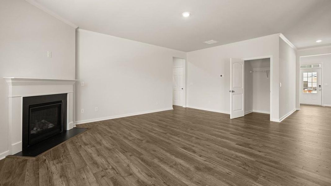 Spacious, unfurnished interior of a new home in , Union City (Image 24).