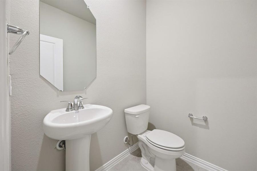 Furnished interior view inside a new home in Stonehaven, Seagoville (Image 7).