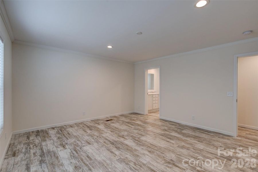 Spacious, unfurnished interior of a new home in , Chester (Image 38).